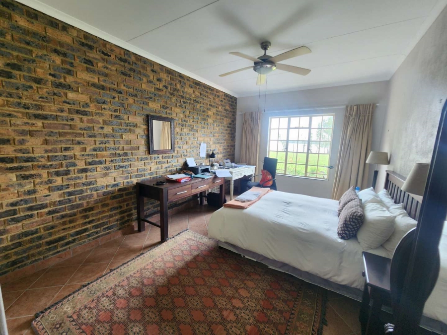 5 Bedroom Property for Sale in Oranjeville Free State